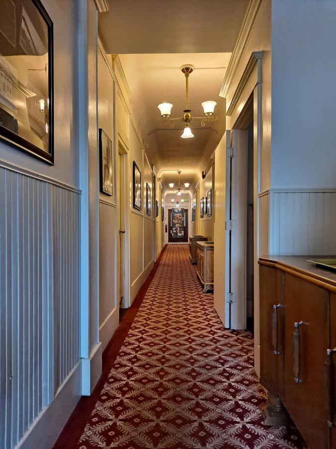 | Van Gilder Hotel