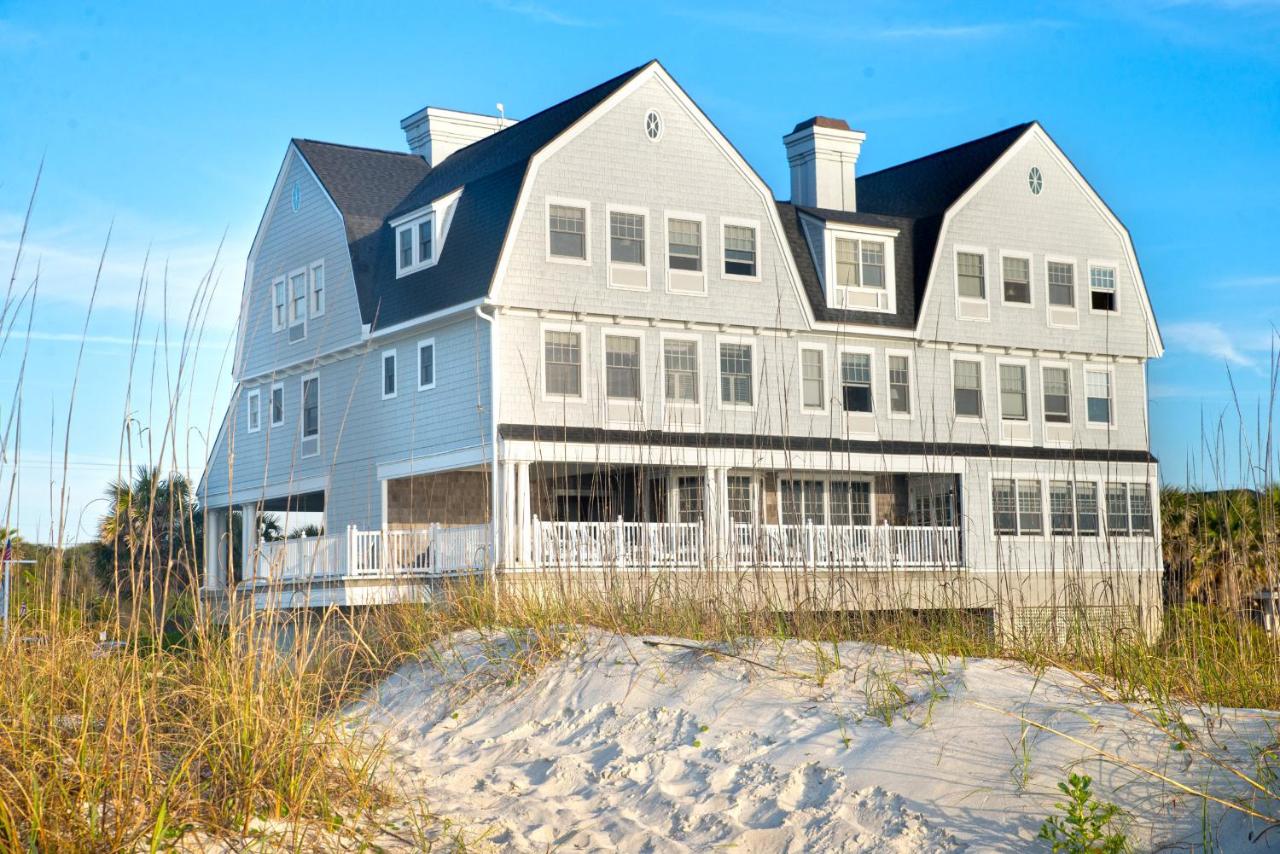 | Elizabeth Pointe Lodge