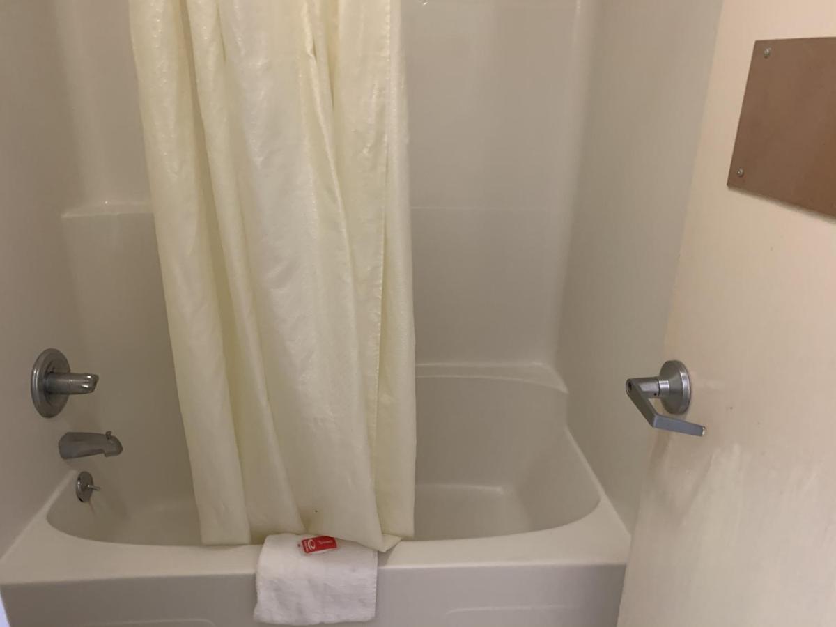 Standard King Room - Non-Smoking at Econo Lodge Dothan West