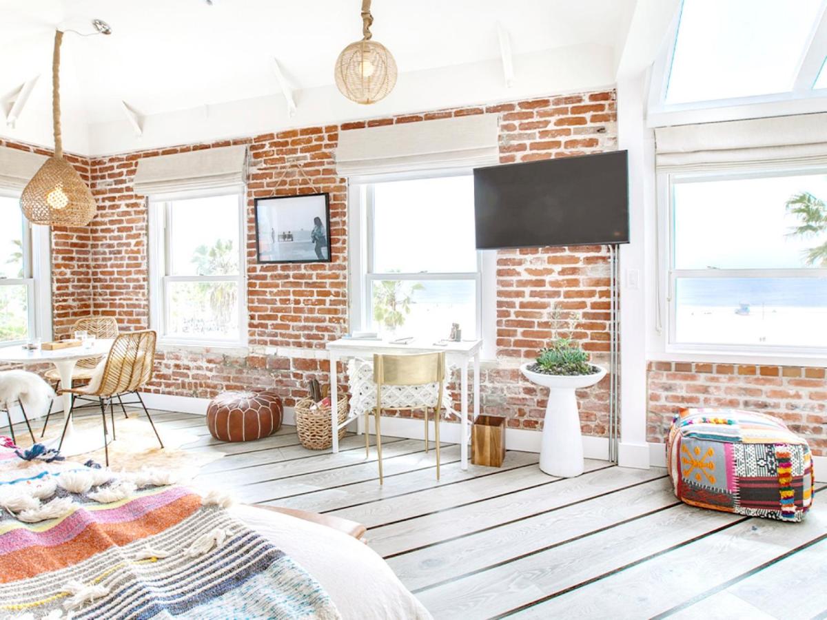 | Venice V Hotel