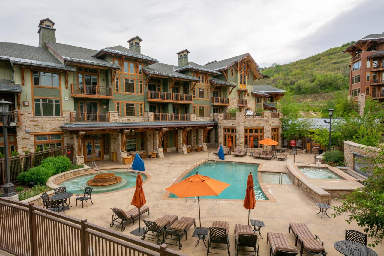| Luxury Amenities and Resort Ski In Ski Out Pool Hyatt Double Queen Hotel Room