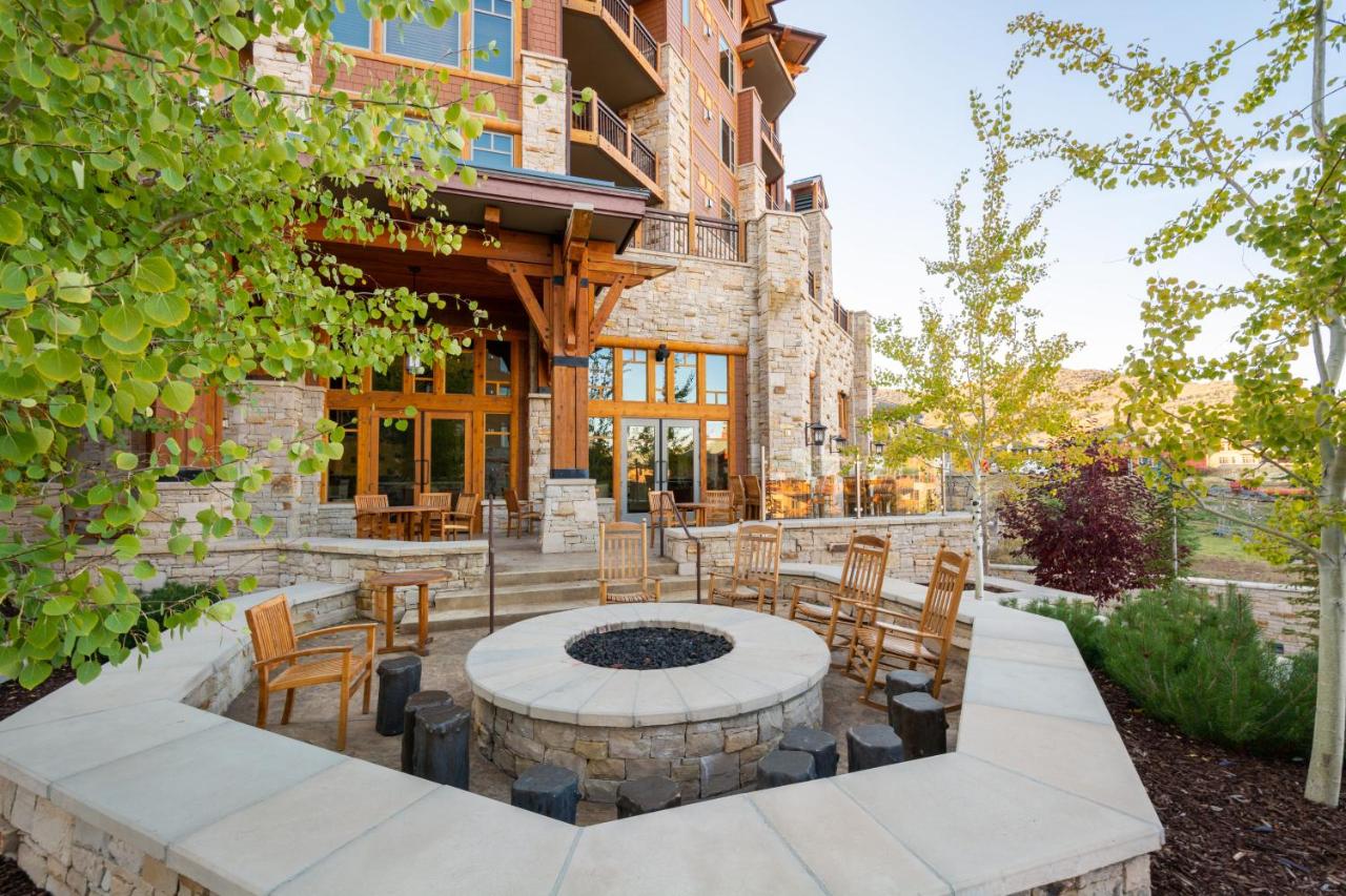 | Luxury Amenities and Resort Ski In Ski Out Pool Hyatt Double Queen Hotel Room