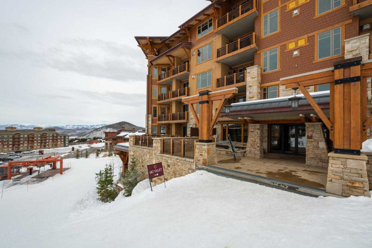  | Luxury Amenities and Resort Ski In Ski Out Pool Hyatt Double Queen Hotel Room