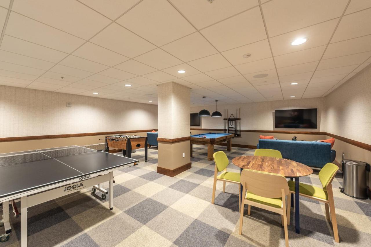 | Luxury Amenities and Resort Ski In Ski Out Pool Hyatt Double Queen Hotel Room