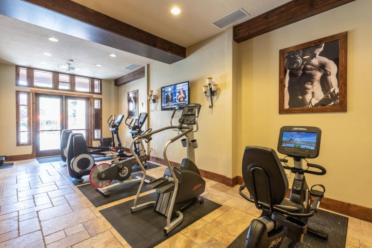 | Luxury Amenities and Resort Ski In Ski Out Pool Hyatt Double Queen Hotel Room