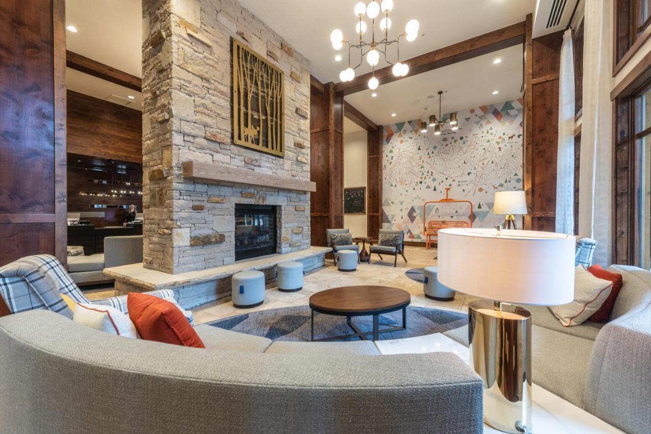 | Luxury Amenities and Resort Ski In Ski Out Pool Hyatt Double Queen Hotel Room