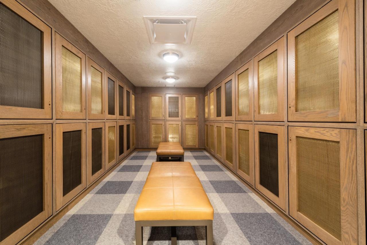 | Luxury Amenities and Resort Ski In Ski Out Pool Hyatt Double Queen Hotel Room