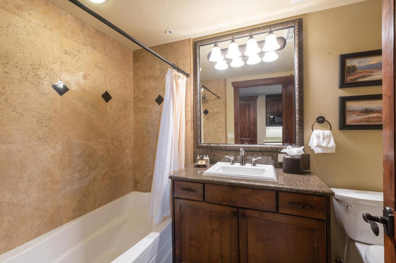 | Luxury Amenities and Resort Ski In Ski Out Pool Hyatt Double Queen Hotel Room