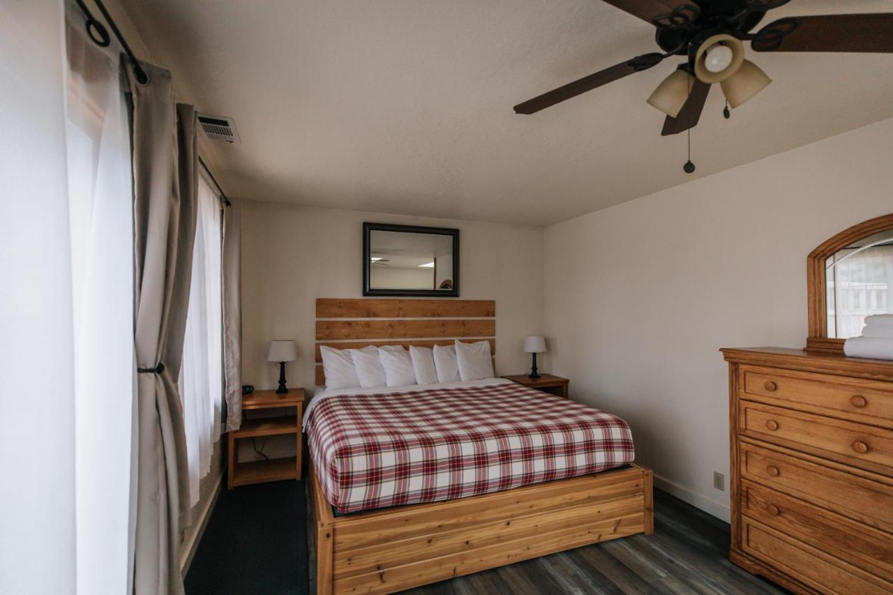 | View Crest Lodge