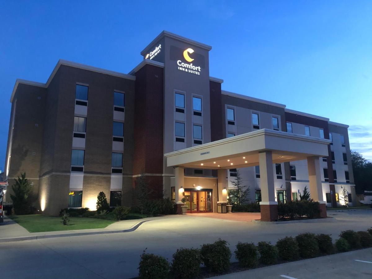 | Comfort Inn & Suites Newcastle - Oklahoma City