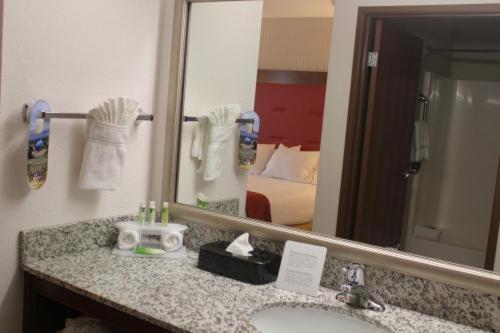 | Holiday Inn Express Milford, an IHG Hotel