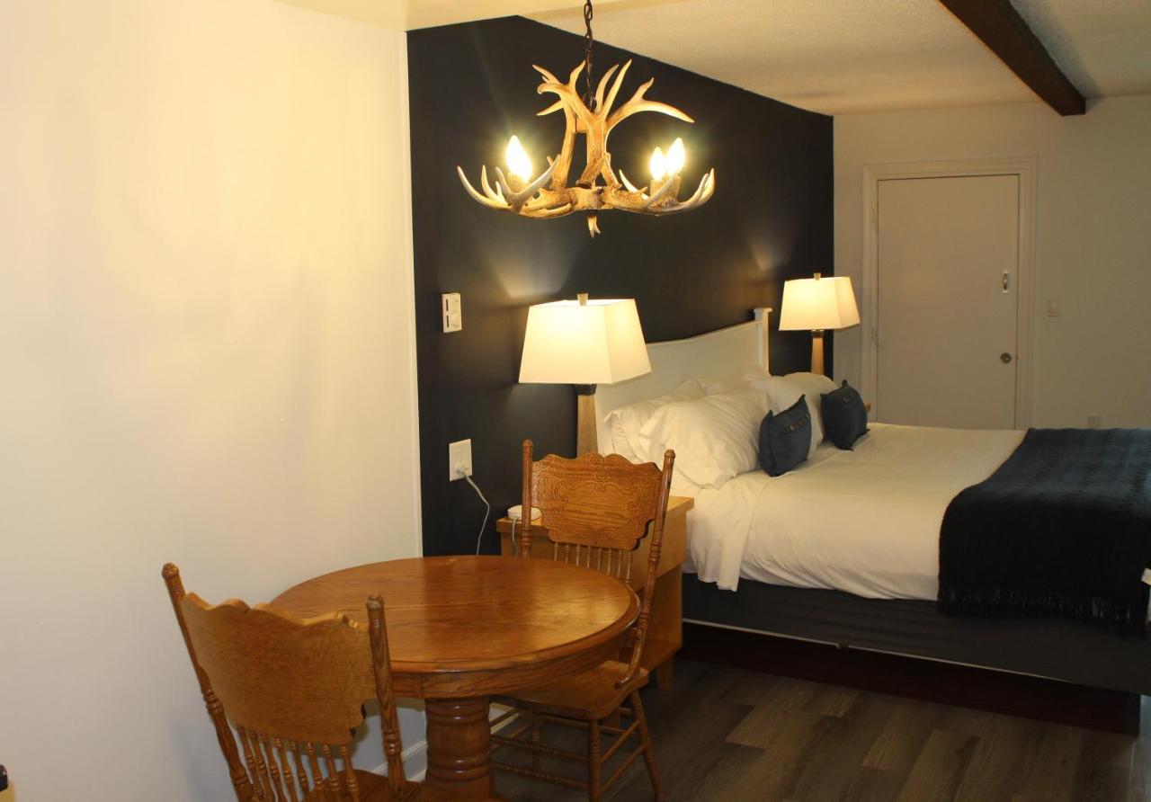 | Catskill Seasons Inn