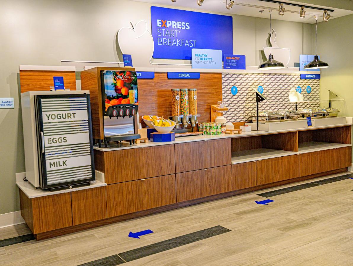  | Holiday Inn Express & Suites - Dayton East - Beavercreek