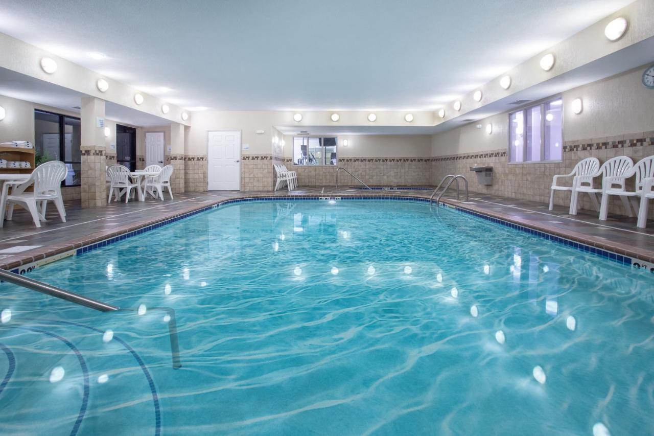 | Holiday Inn Express Hotel & Suites Fort Collins, an IHG Hotel