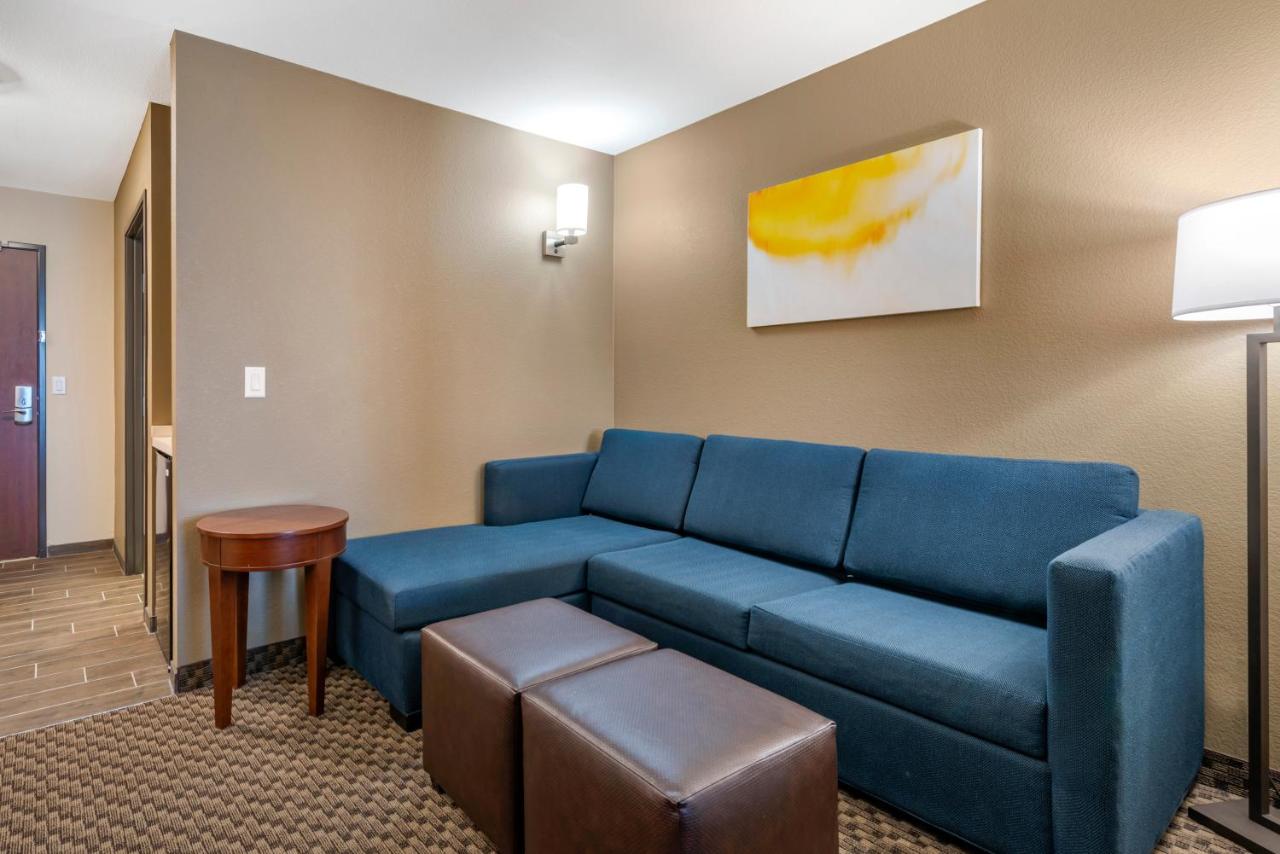 Queen Suite with Two Queen Beds - Non-Smoking at Comfort Suites Broomfield-Boulder/Interlocken