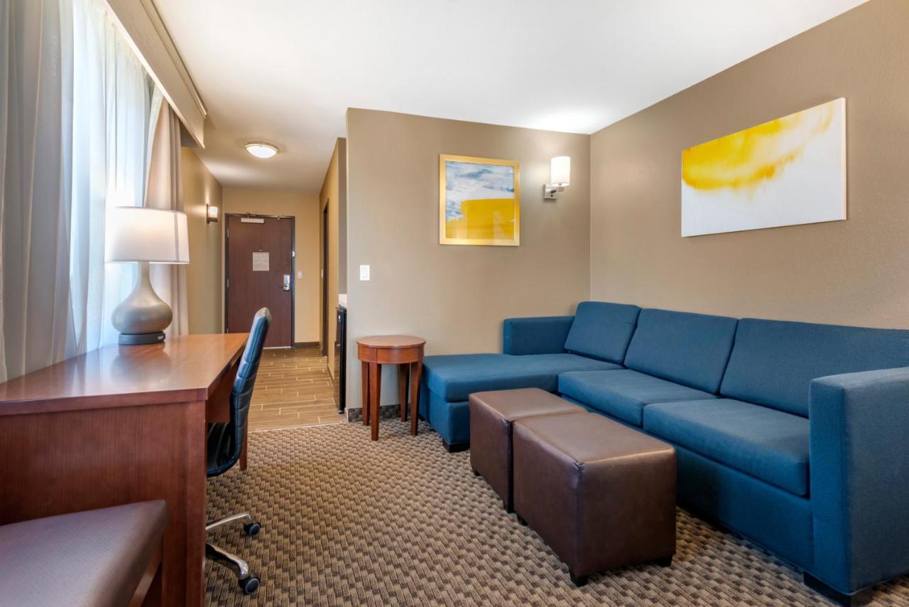 King Suite with Spa Bath - Non-Smoking at Comfort Suites Broomfield-Boulder/Interlocken