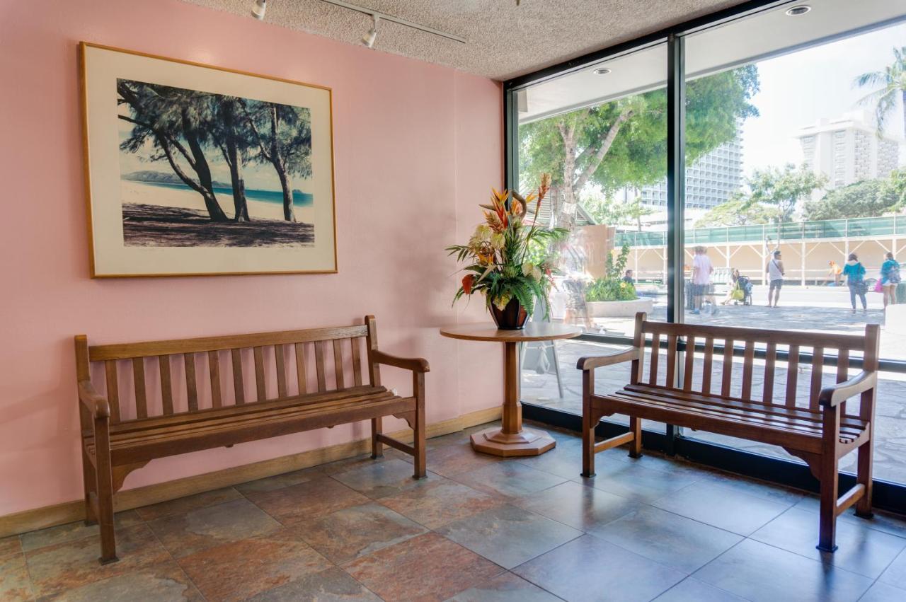 | Kuhio Banyan Hotel (with Kitchenettes)