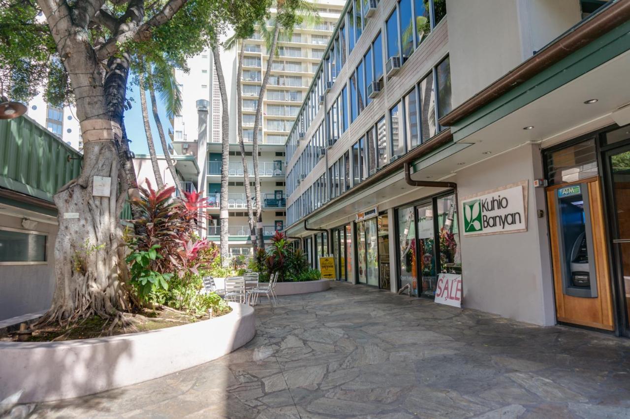 | Kuhio Banyan Hotel (with Kitchenettes)