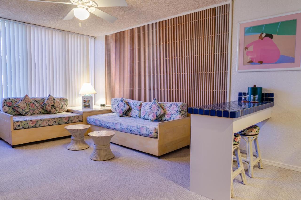  | Kuhio Banyan Hotel (with Kitchenettes)