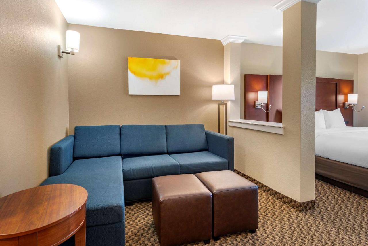 King Suite - Non-Smoking at Comfort Suites Broomfield-Boulder/Interlocken