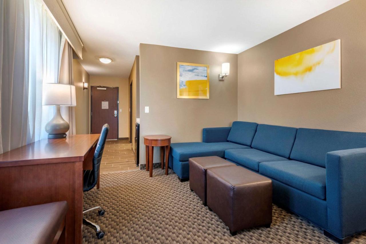 King Suite with Spa Bath - Non-Smoking at Comfort Suites Broomfield-Boulder/Interlocken