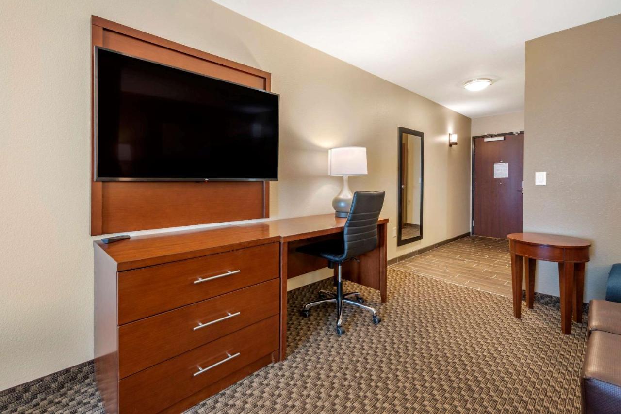 King Suite - Accessible/Non-Smoking at Comfort Suites Broomfield-Boulder/Interlocken