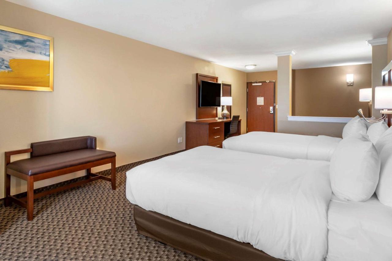 Queen Room with Two Queen Beds - Accessible/Non-Smoking at Comfort Suites Broomfield-Boulder/Interlocken