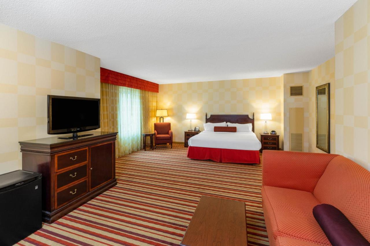 2 Double Beds, One-Bedroom, Junior Suite, Non-Smoking at Wyndham Grand Oklahoma City Downtown