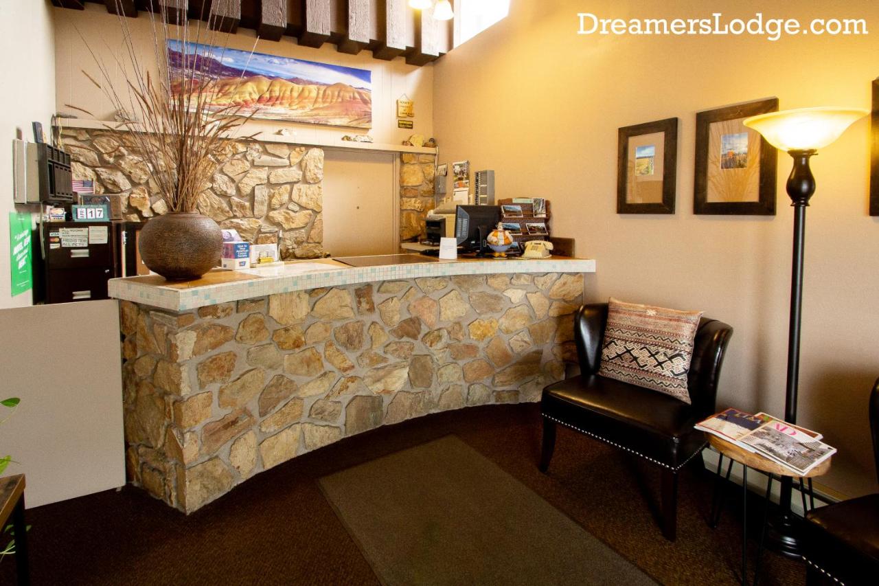 | Dreamers Lodge