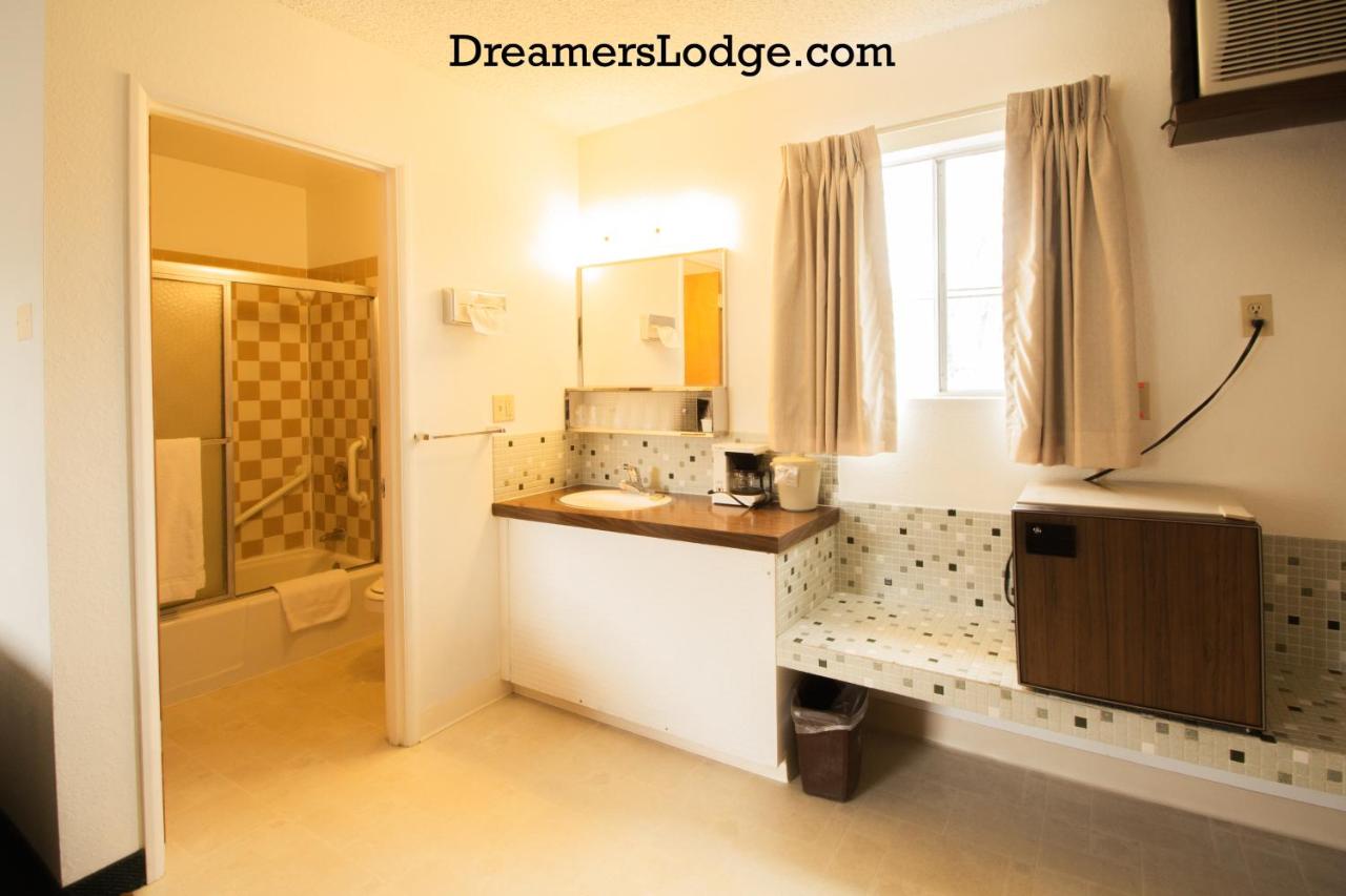  | Dreamers Lodge