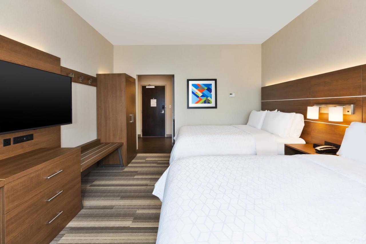 Queen Room with Two Queen Beds - Non-Smoking at Holiday Inn Express & Suites Milan – Sandusky Area, an IHG Hotel
