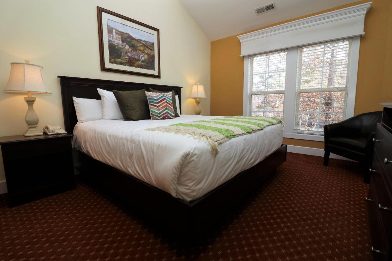 Three-Bedroom Chalet at King's Creek Plantation