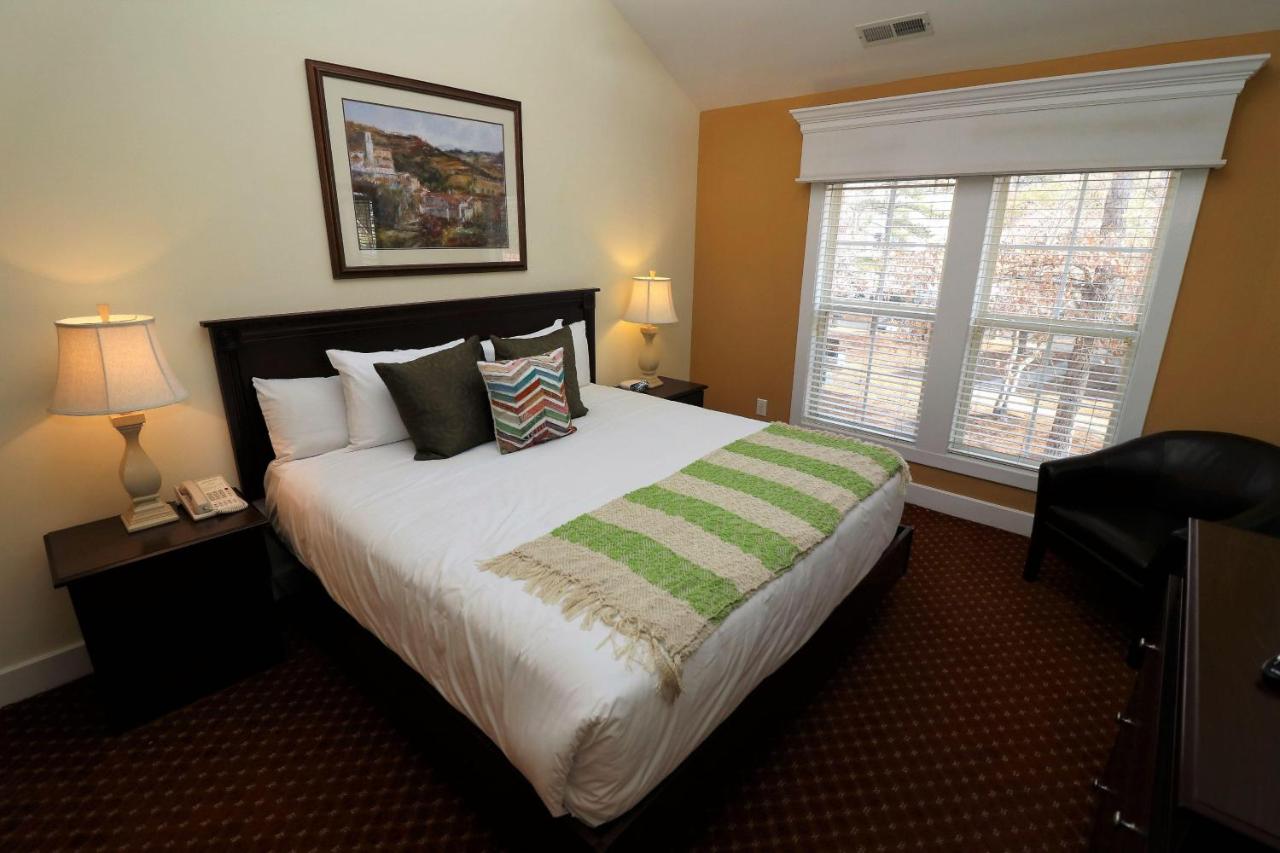 Three-Bedroom Chalet at King's Creek Plantation