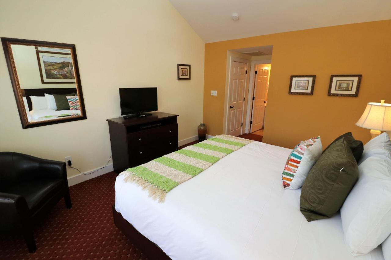 Three-Bedroom Chalet at King's Creek Plantation