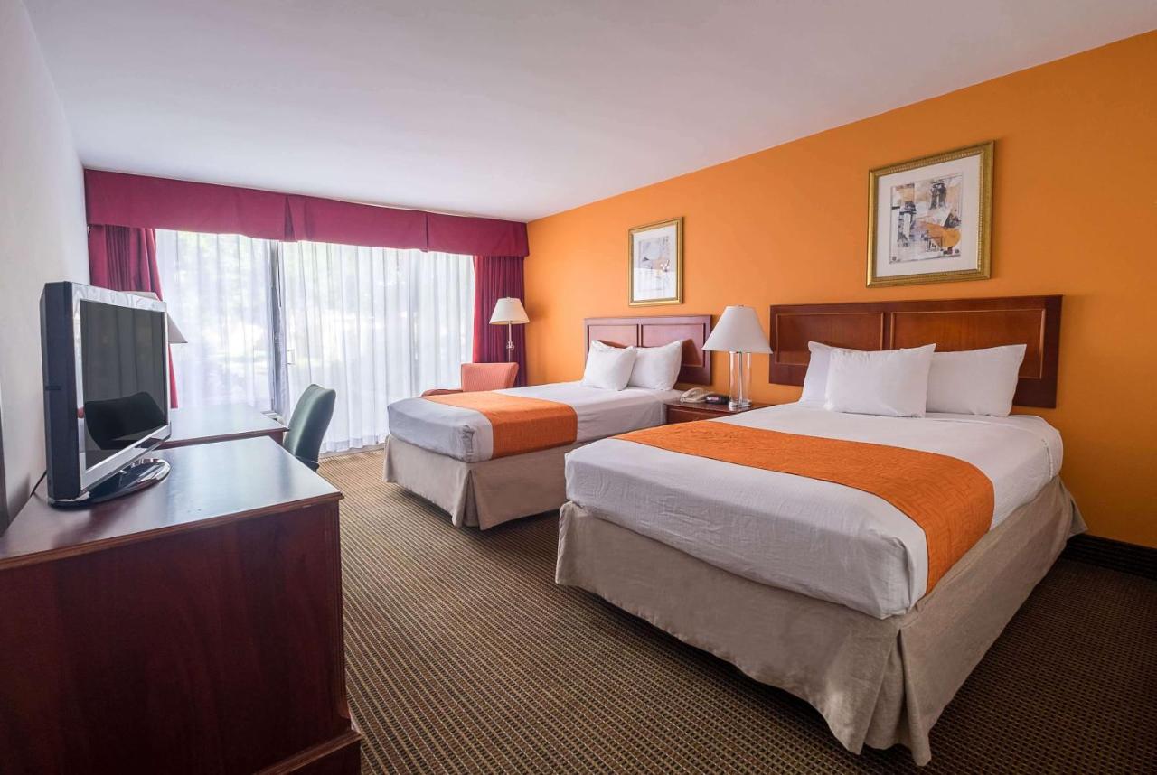| Howard Johnson by Wyndham Fullerton/Anaheim Conference Cntr