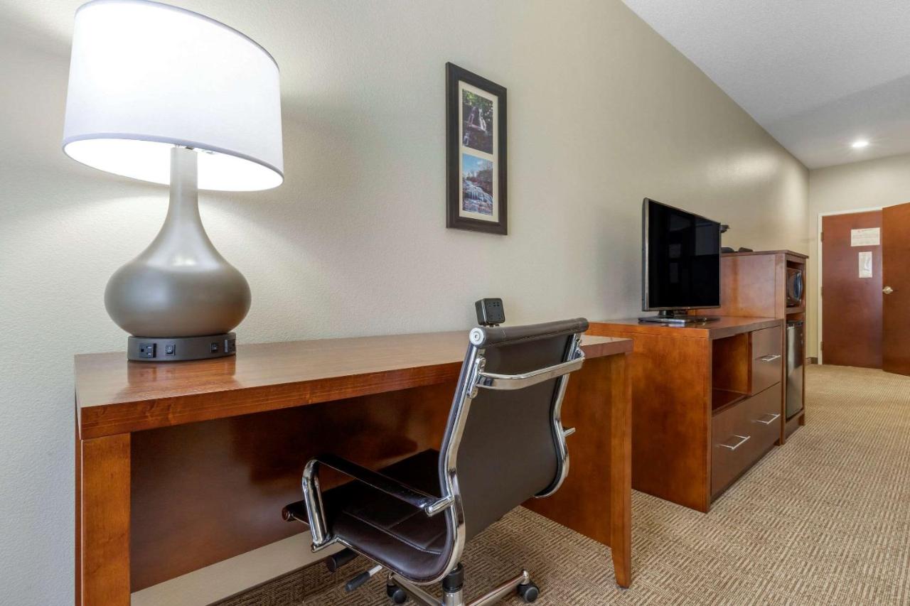 King Room - Accessible/Non-Smoking at Comfort Inn & Suites Lenoir Hwy 321 Northern Foothills