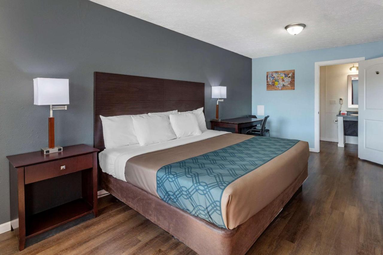  | Econo Lodge Inn & Suites South Sandusky