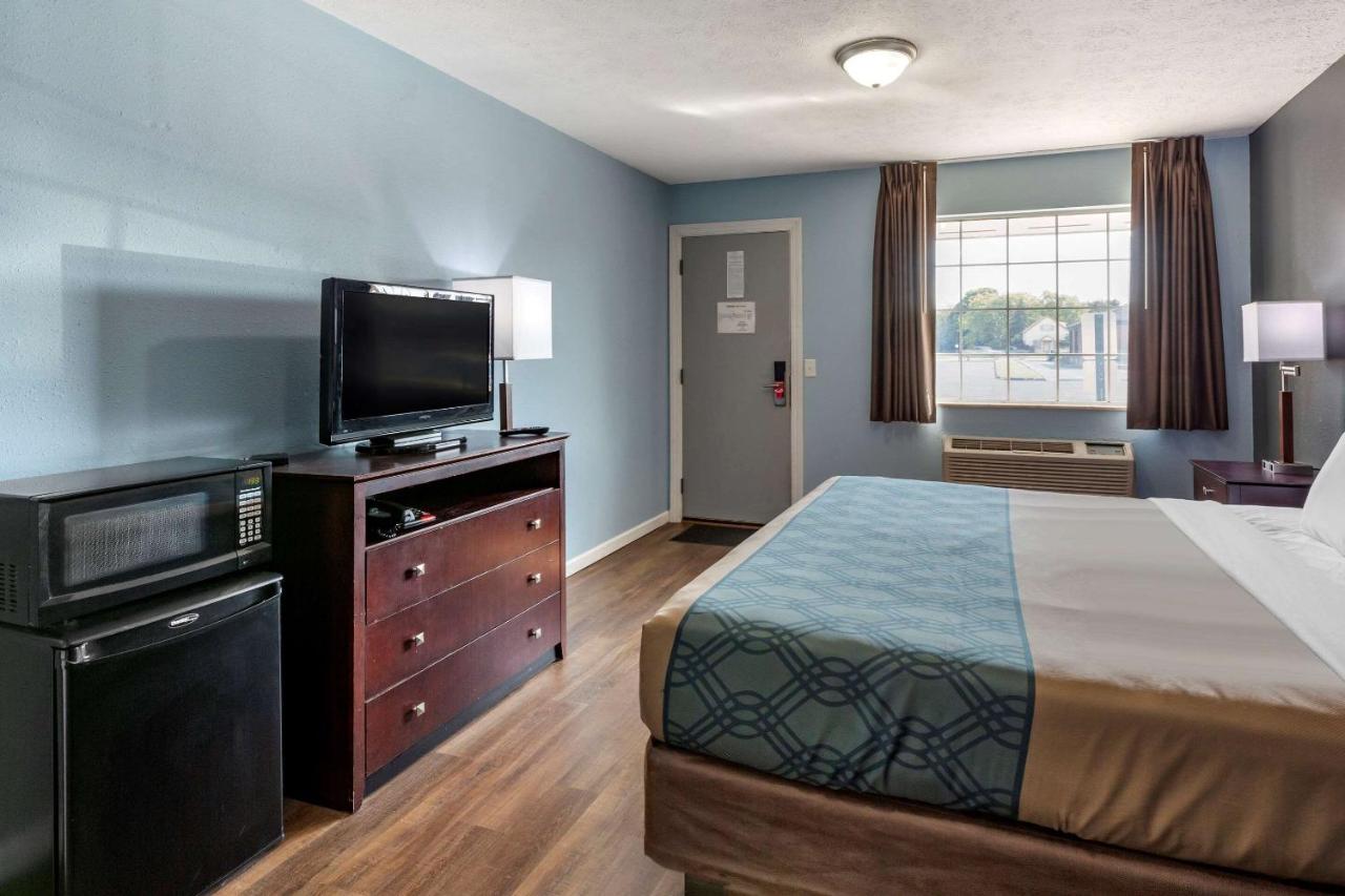  | Econo Lodge Inn & Suites South Sandusky