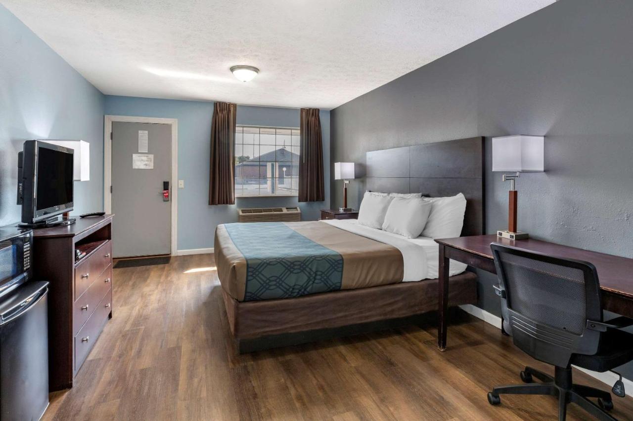  | Econo Lodge Inn & Suites South Sandusky
