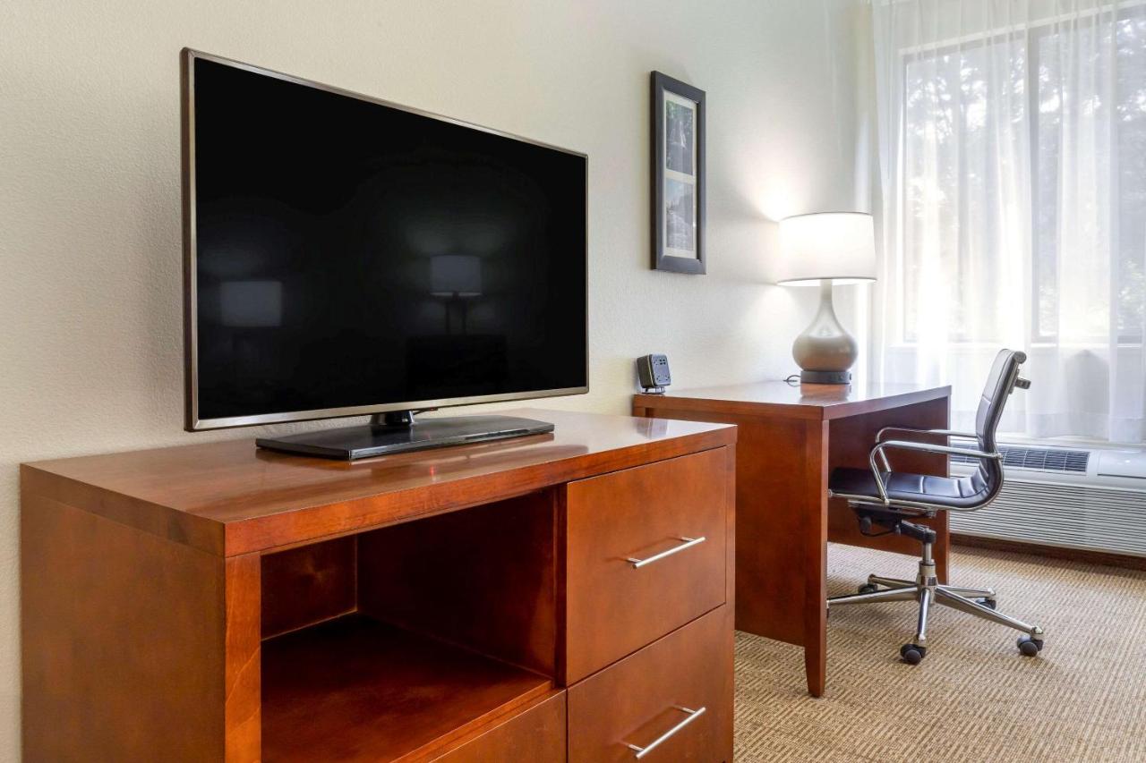 King Room - Non-Smoking at Comfort Inn & Suites Lenoir Hwy 321 Northern Foothills