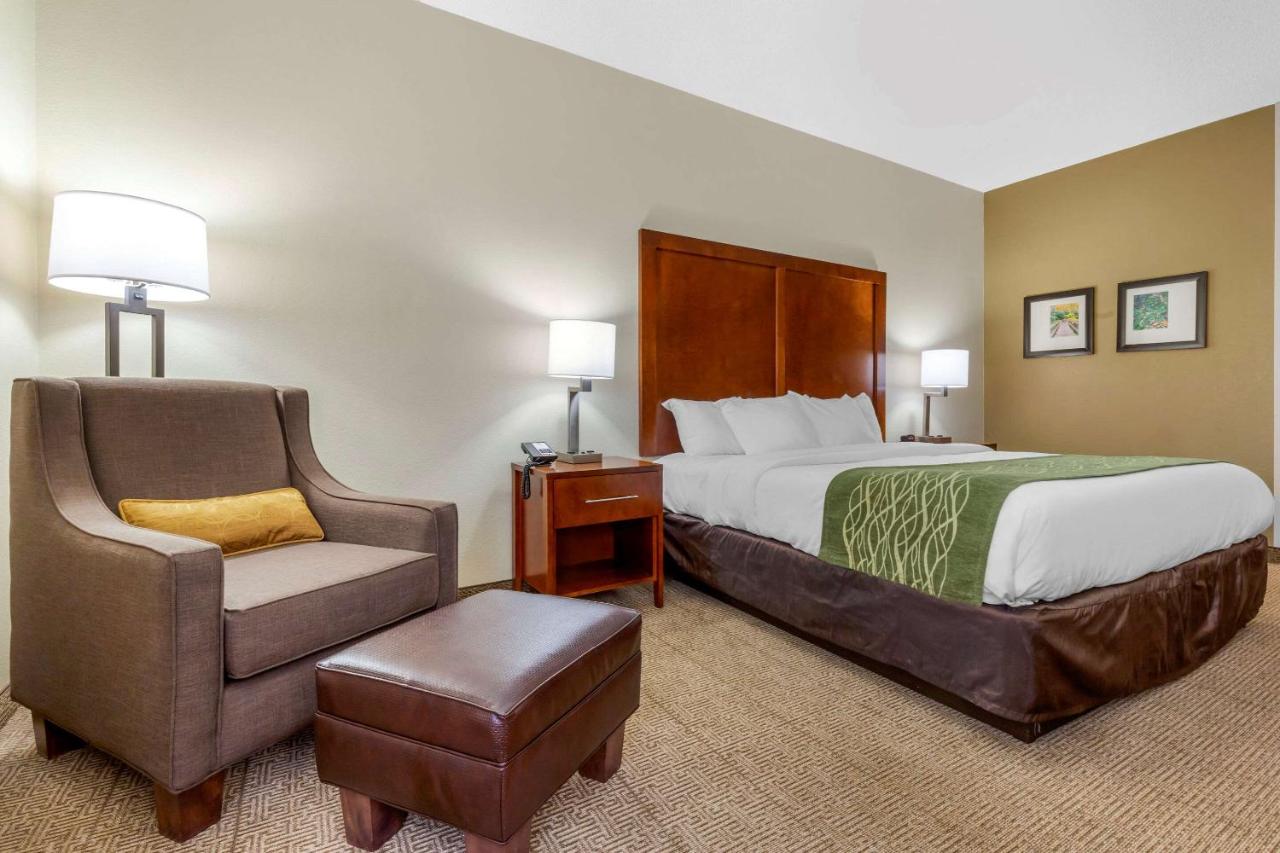 King Room - Non-Smoking at Comfort Inn & Suites Lenoir Hwy 321 Northern Foothills