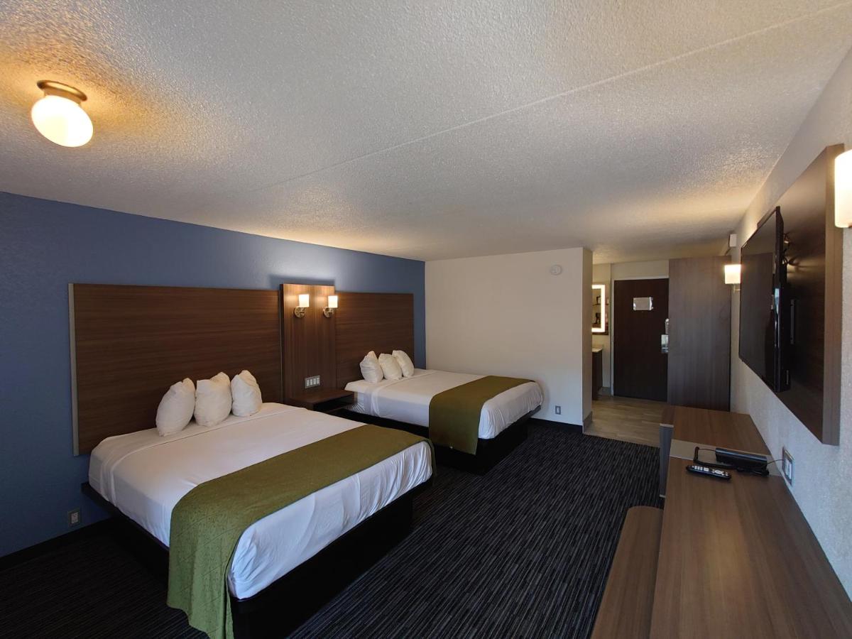 Two Queens Renovated With No Balcony at Reagan Resorts Inn