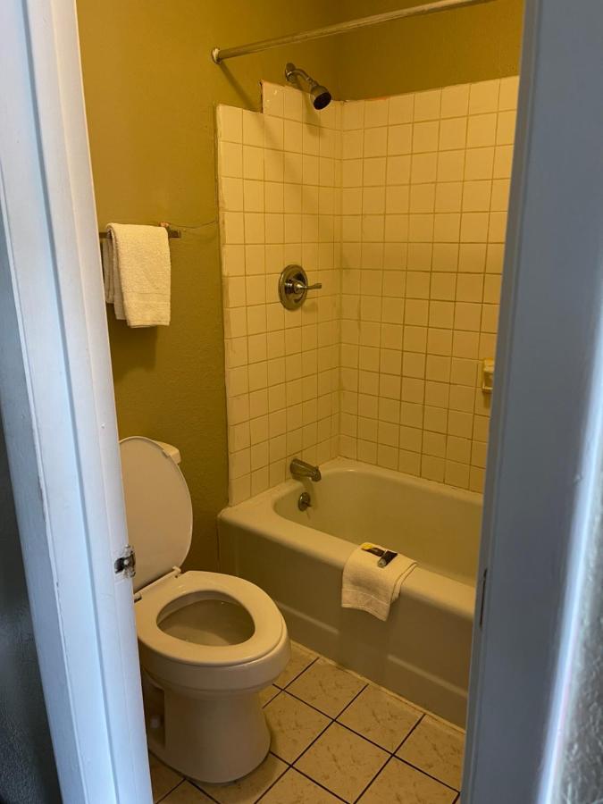 | Bravo Inn
