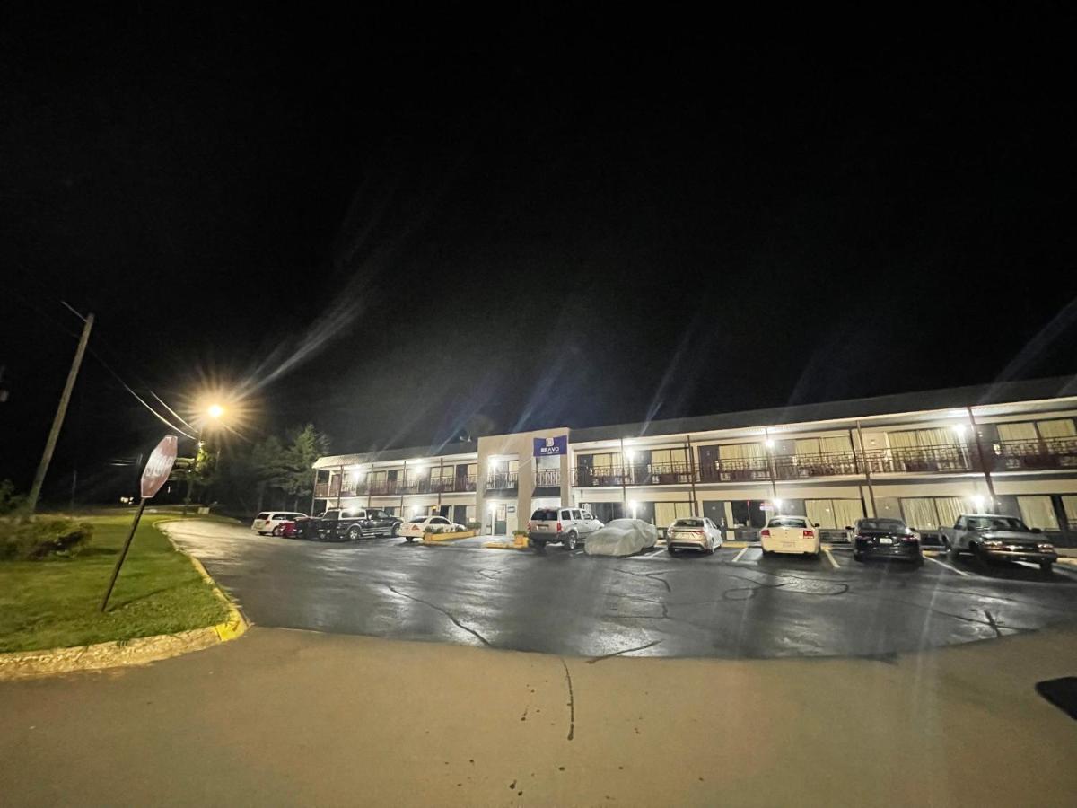 | Bravo Inn