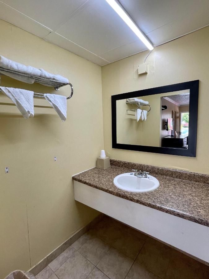 | Economy Motel