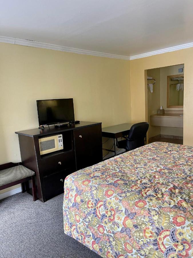 | Economy Motel