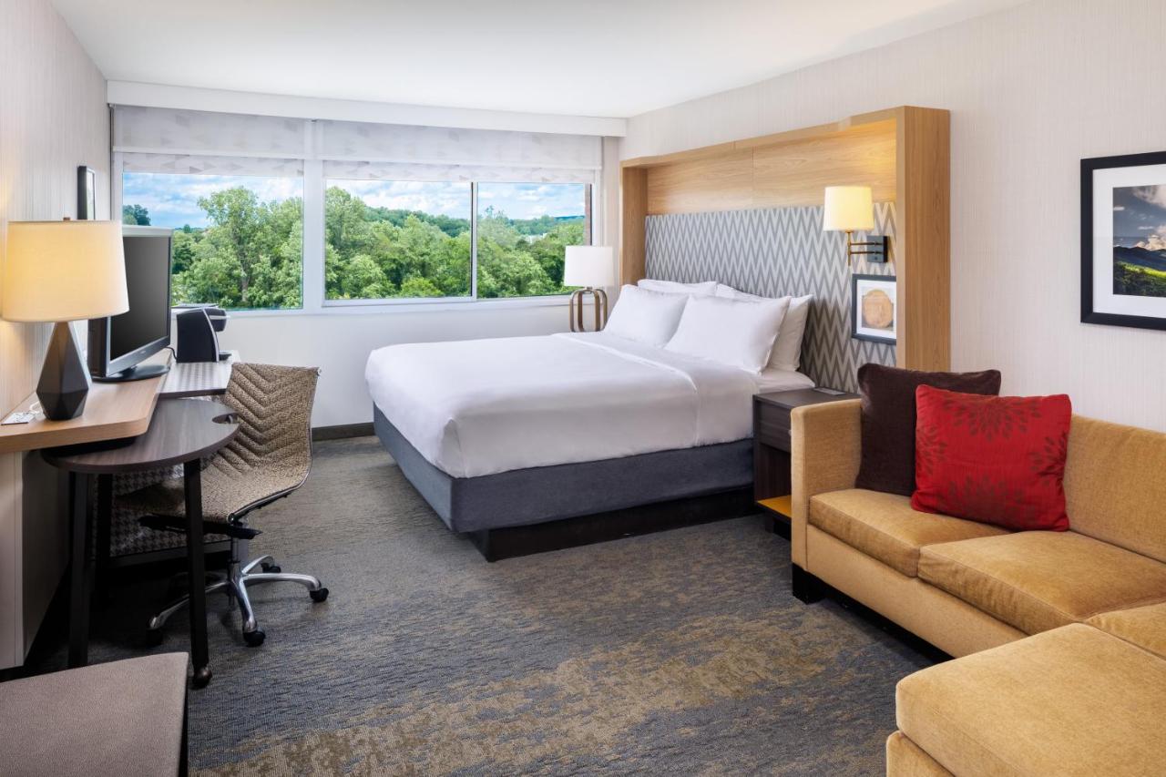 King Room at Holiday Inn Charlottesville-Monticello by IHG