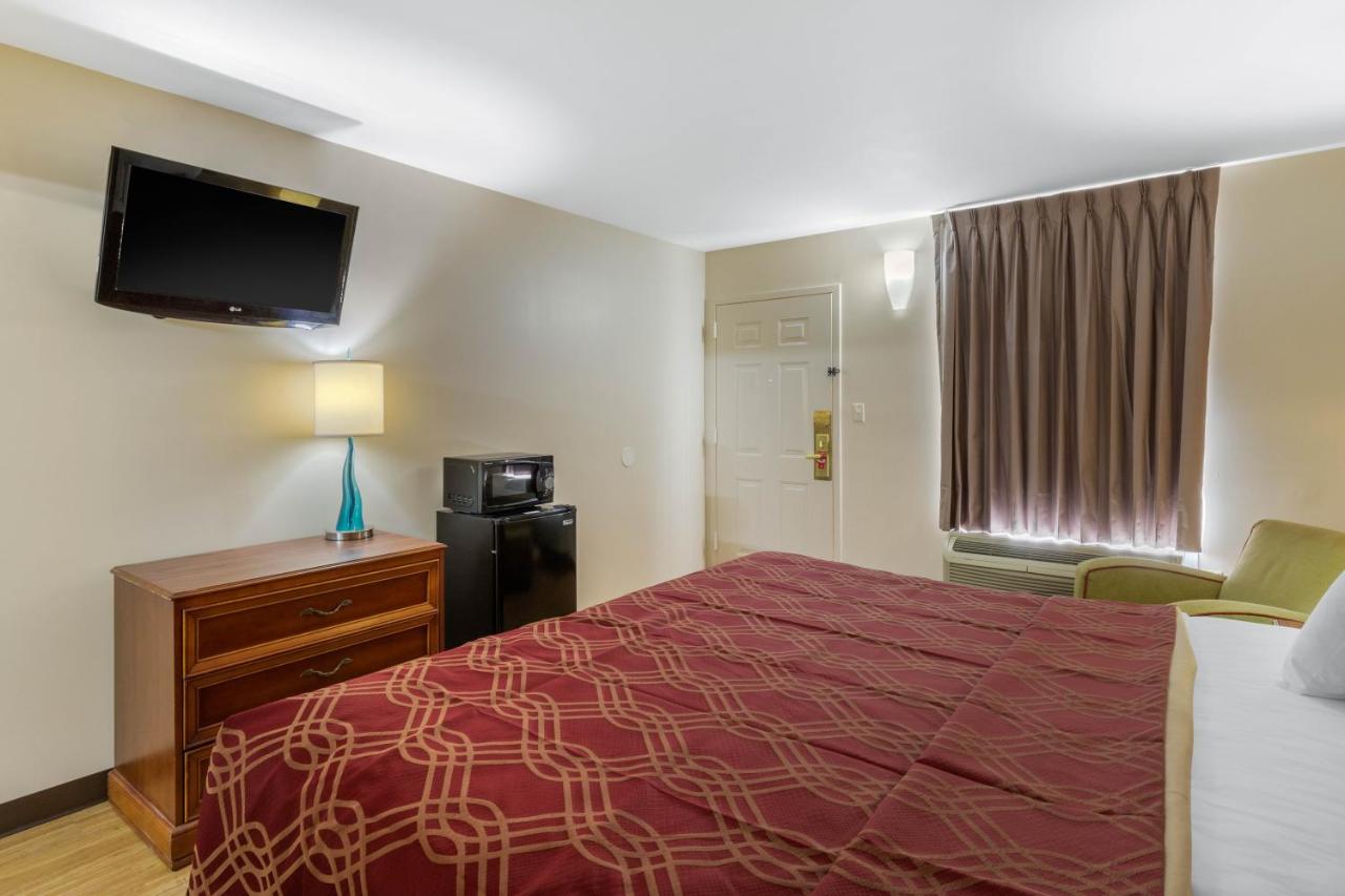 Standard King Room - Non Smoking at Econo Lodge Gaffney