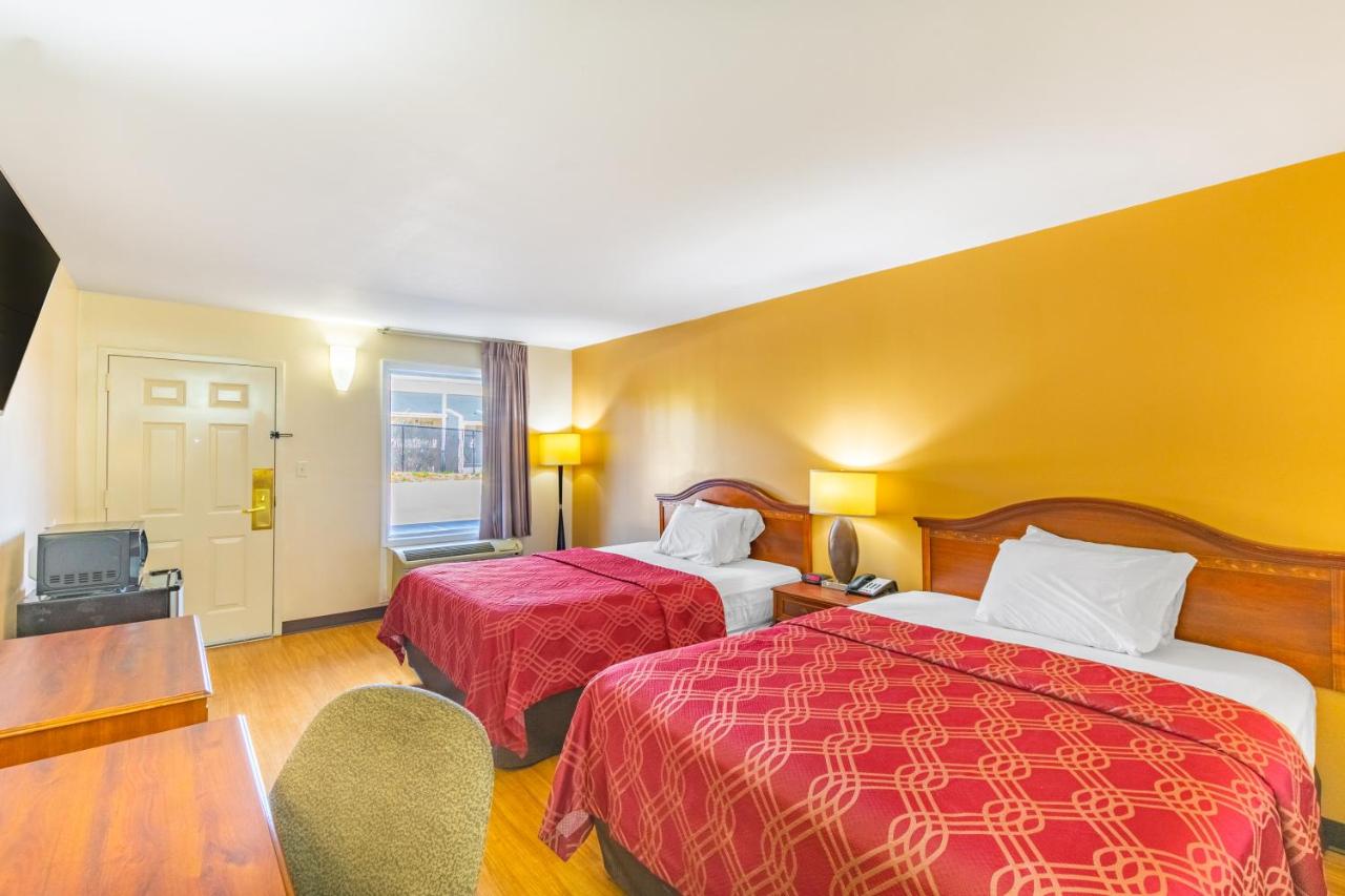 Standard Double Room with Two Double Beds - Smoking at Econo Lodge Gaffney