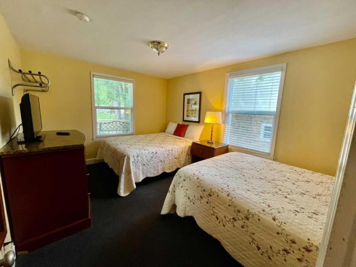 Apartment at Geneva Hotel & Tiki Bar